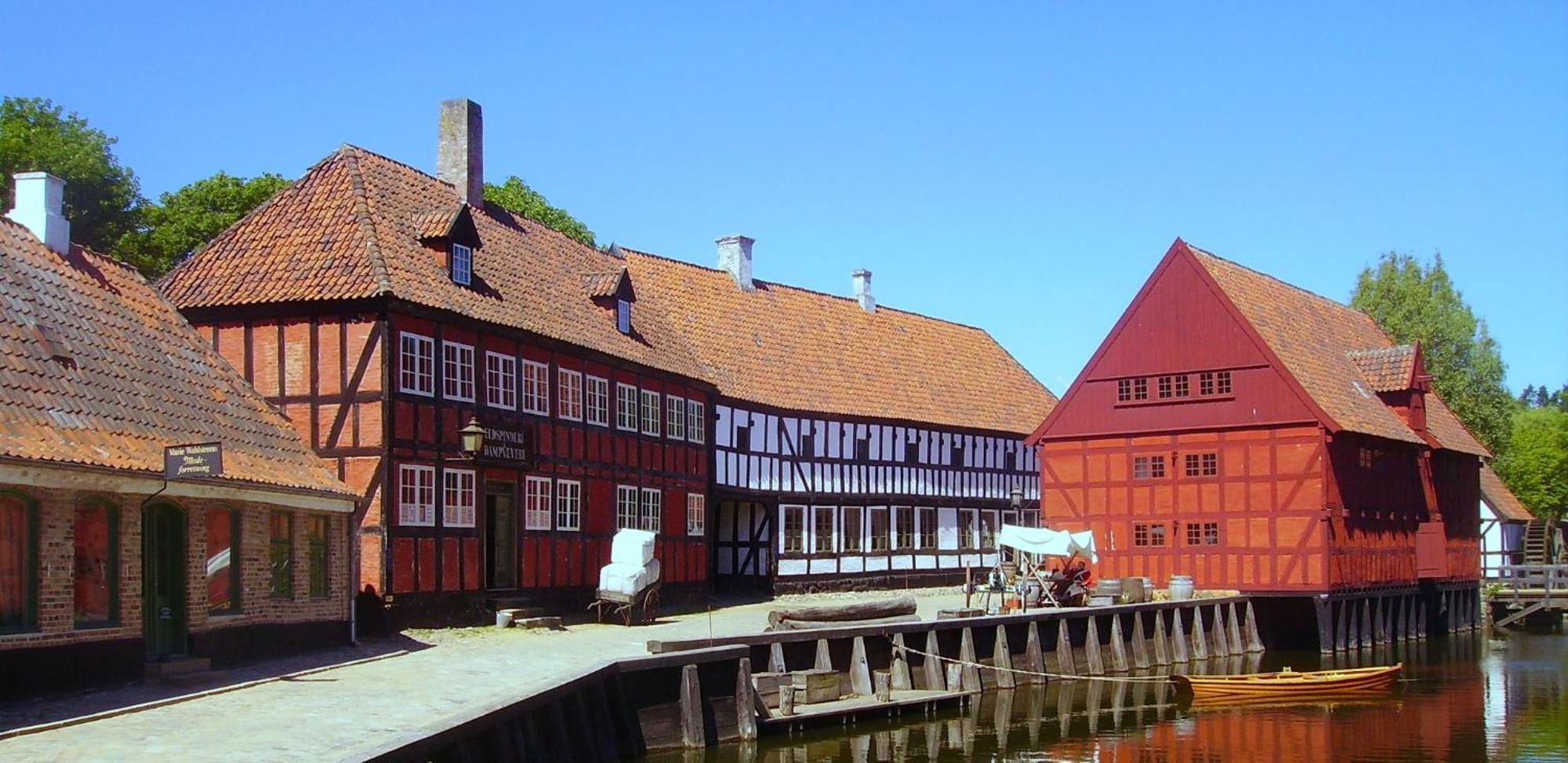 With Parking Possibility, Netflix & Near Attractions Århus