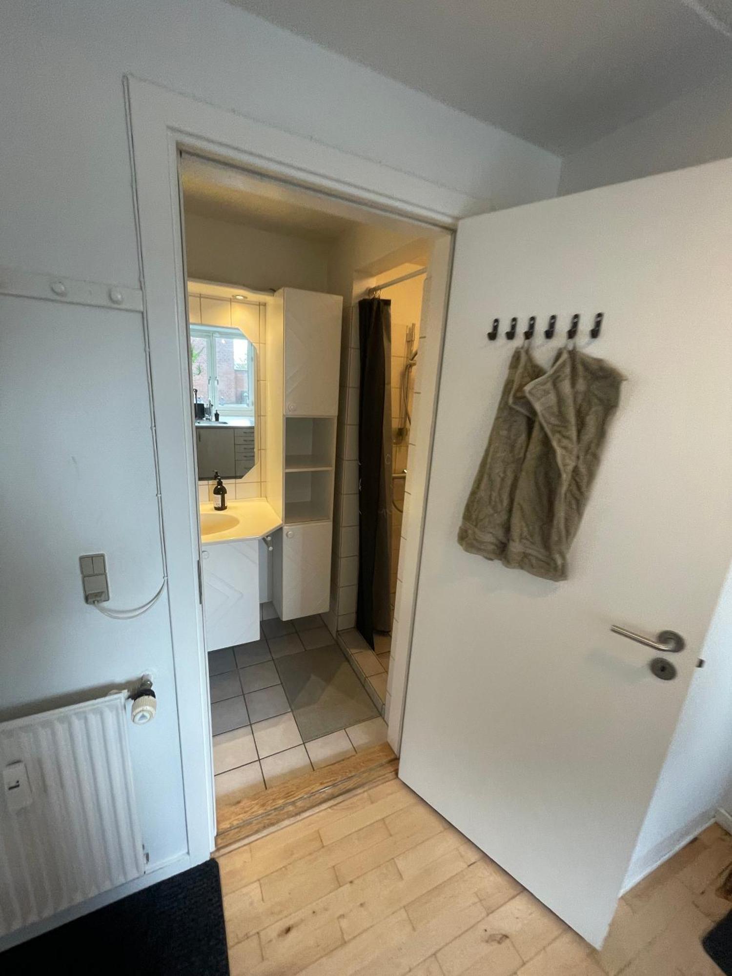 With Parking Possibility, Netflix & Near Attractions Appartement